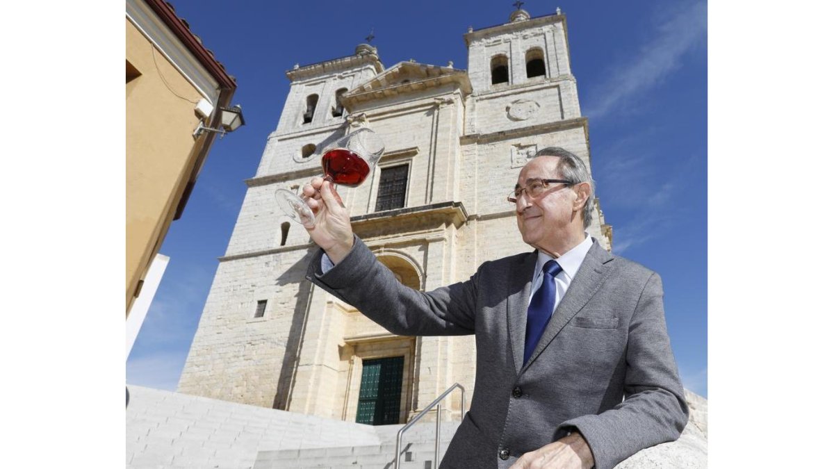 El nuevo presidente de la DO Cigales, Julio Valles.-J.M. LOSTAU