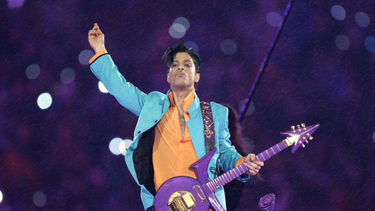 Prince, durante su actuación en la Super Bowl del 2007.-CHRIS O'MEARA / AP