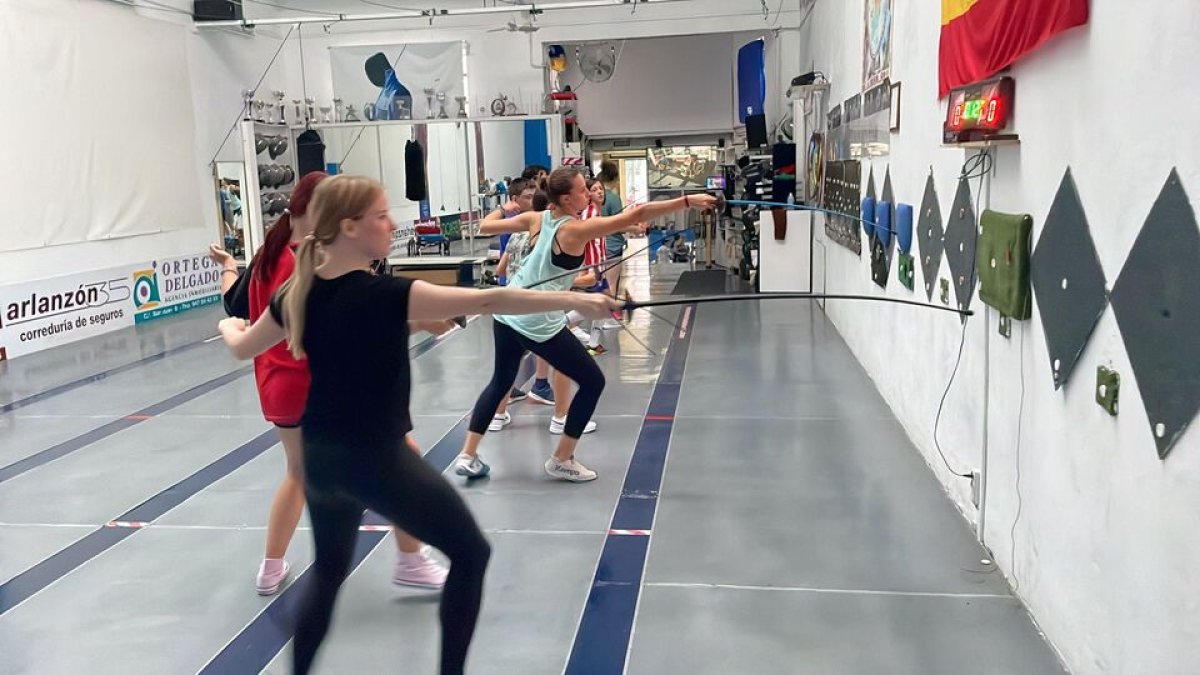 Entrenamientos de la esgrima. / E. M.