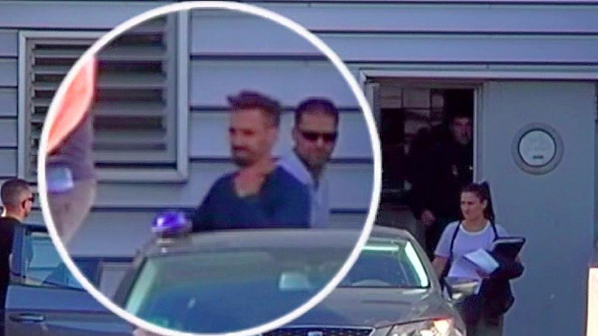 Borja abandona en la tarde de ayer la comisaría de Delicias para ser trasladado a dependencias policiales de Madrid.-CUATRO