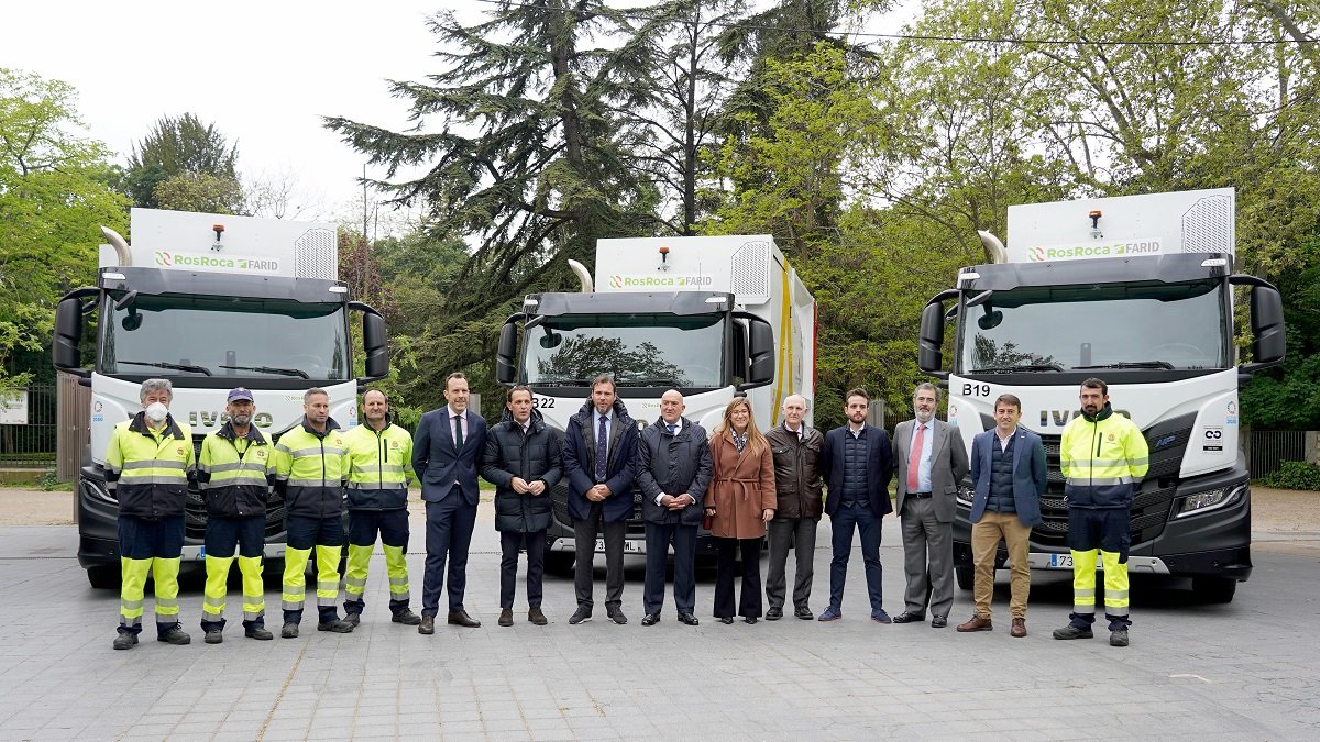 Entrega de seis camiones de recogida de residuos en Valladolid. - ICAL