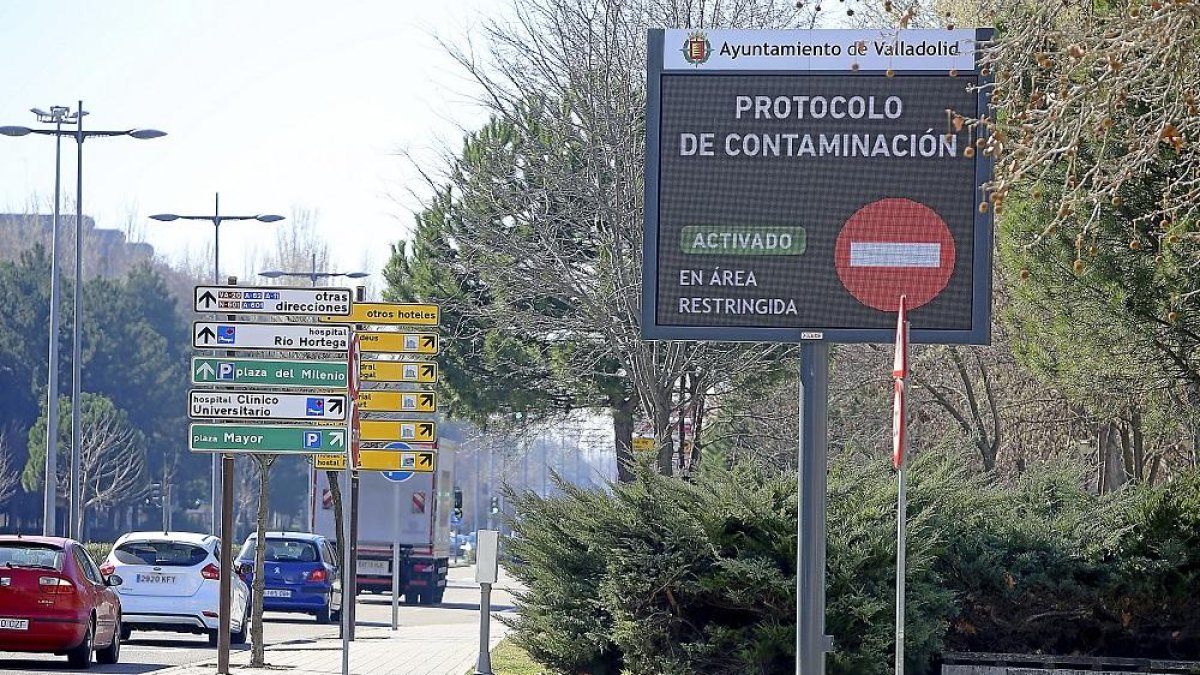 Señal que anuncia el protocolo por contaminación. - E.M.