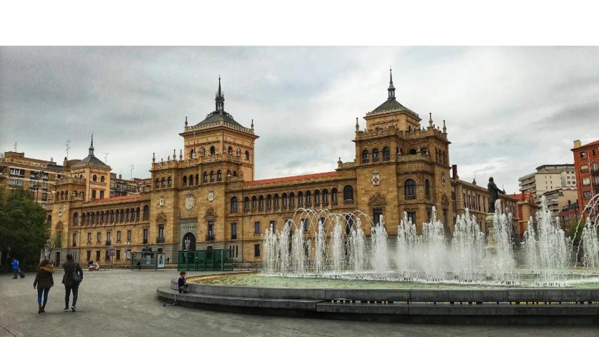 Plaza Zorrilla de Valladolid en una imagen de archivo. / E. M.