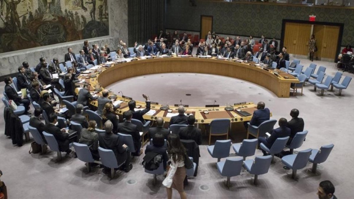 El Consejo de Seguridad de la ONU aprueba una resolución de condena a los asentamientos con la abstención de EEUU.-EFE / MANUEL ELÍAS