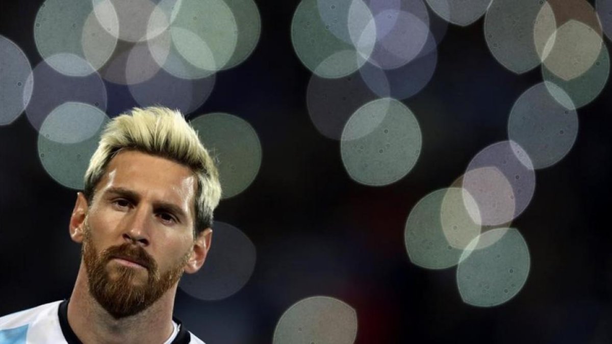 Messi, en el partido de Argentina contra Uruguay en Mendoza.-REUTERS / MARCOS BRINDICCI