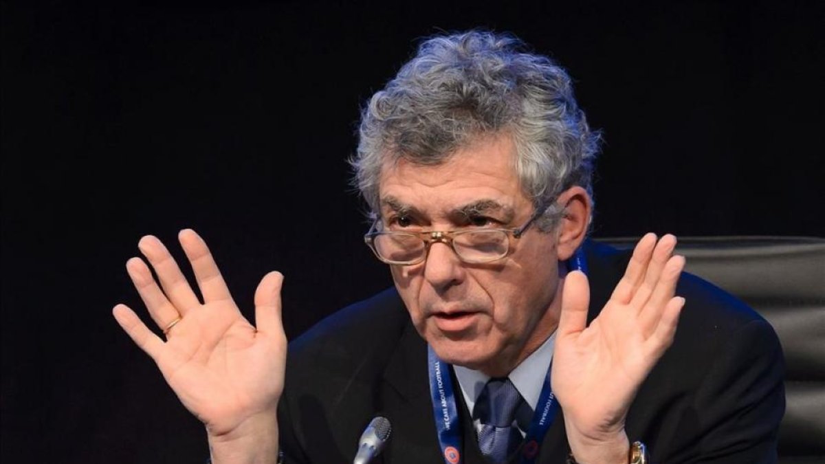 Ángel María Villar, durante un congreso de la UEFA el año pasado.-AFP / FABRICE COFFRINI