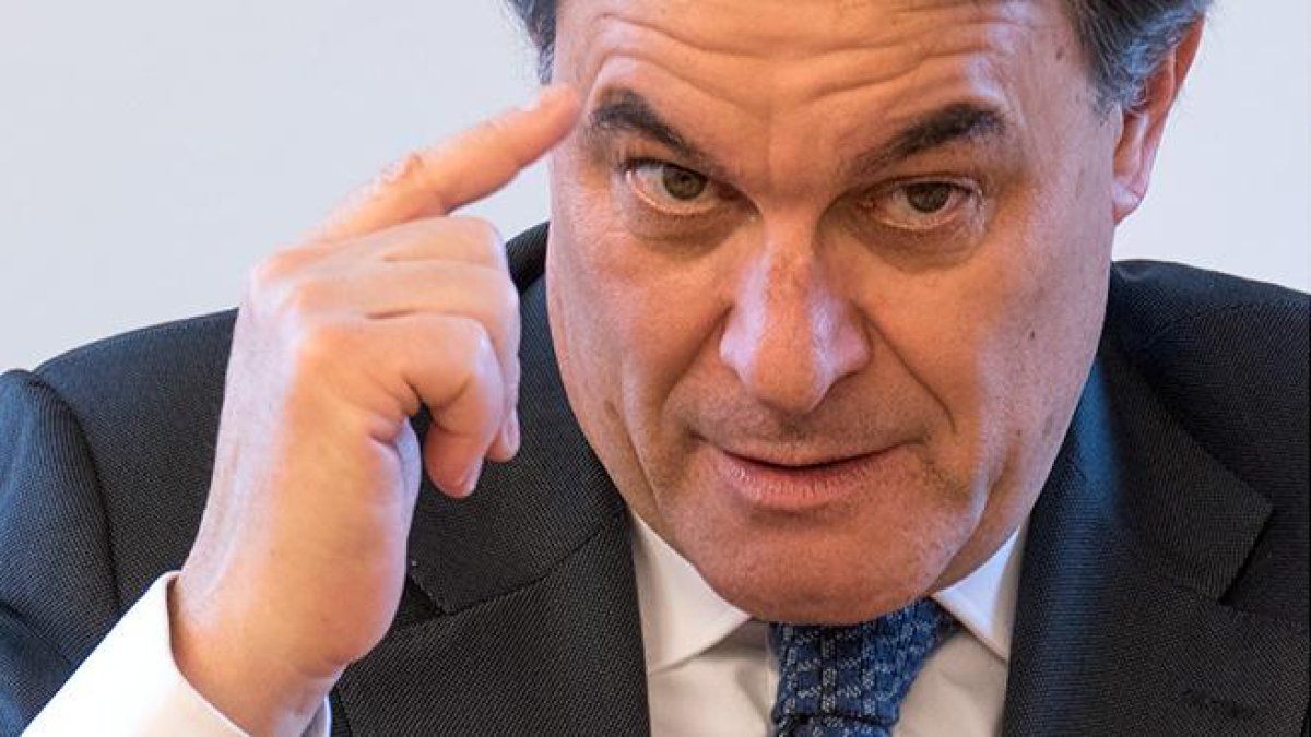 El ex President de la Generalitat, repasa la actualidad horas antes del Juicio por el 9N.-RICARD FADRIQUE