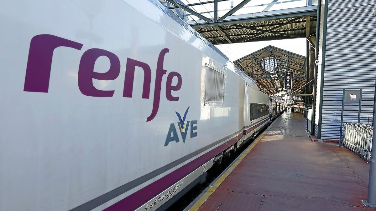 Tren de alta velocidad en la Estación Campo Grande, en una imagen de archivo.- E. M..