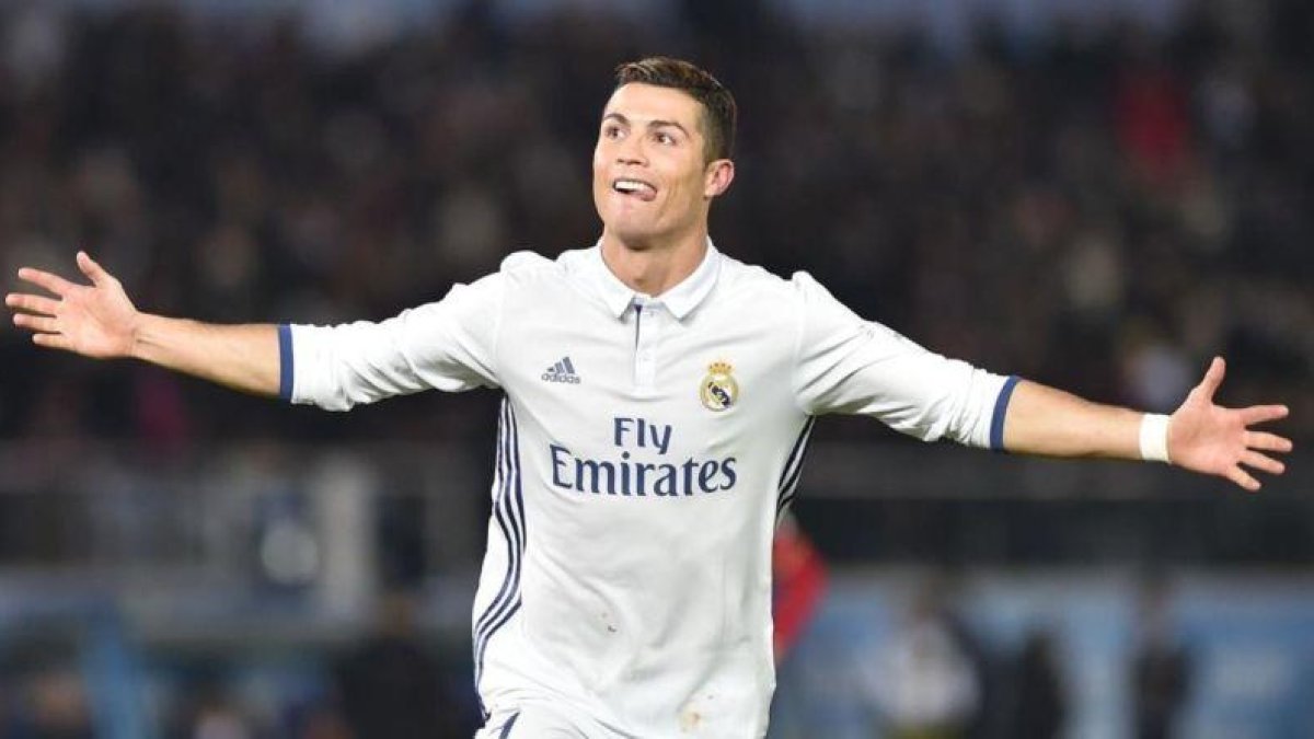 Cristiano Ronaldo celebra uno de sus tres goles, en Japón.-AFP / KAZUHIRO NOGI
