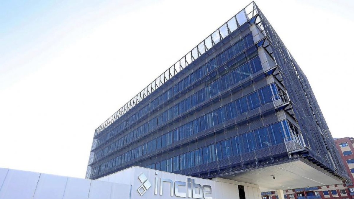 Imagen del exterior de la sede del Incibe en León.-ICAL