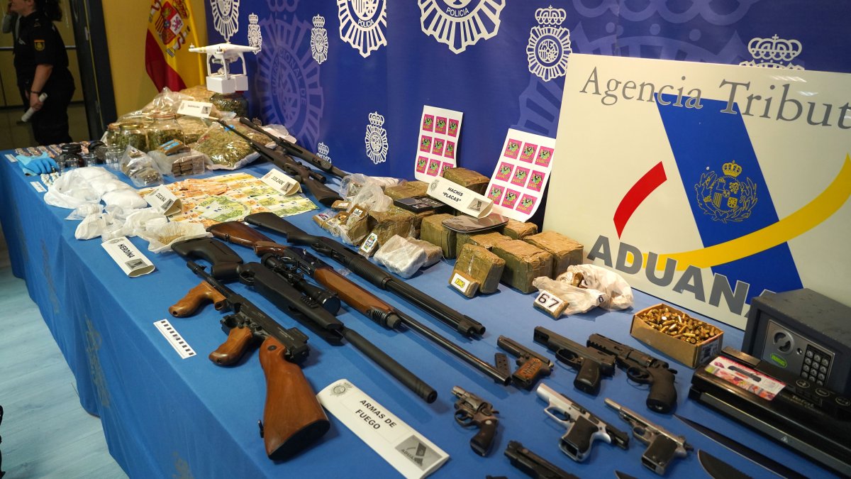 Material incautado en la macrorredada contra la droga de Valladolid.-ICAL