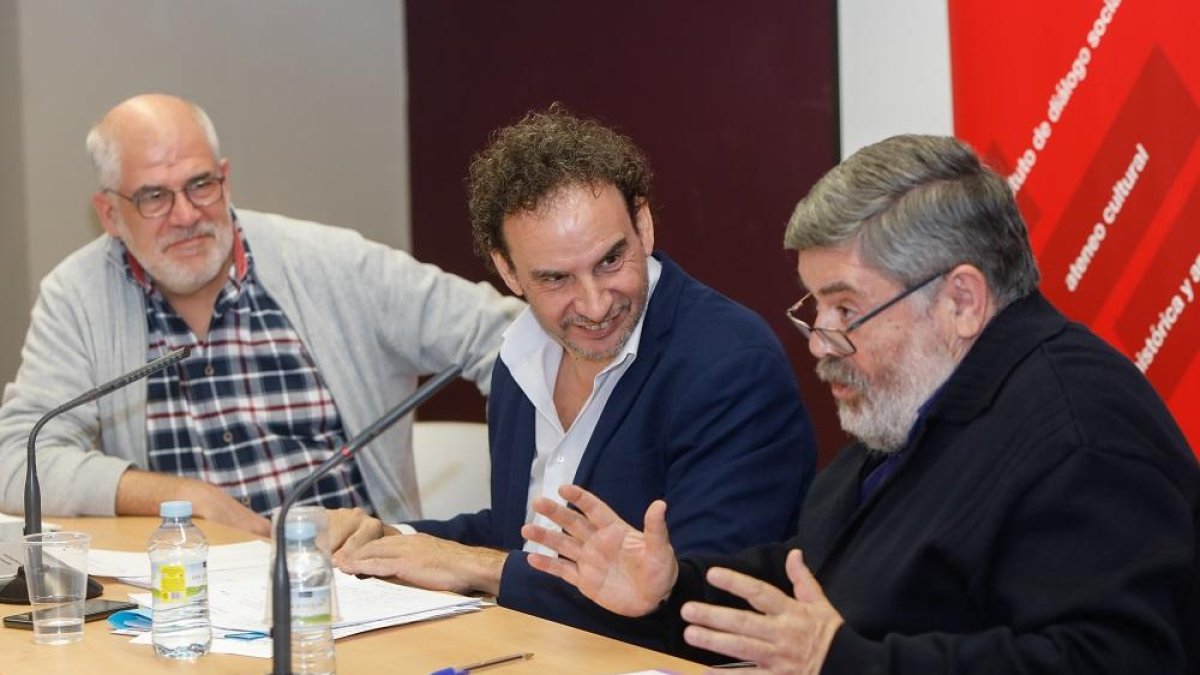 Carlos Castedo, Bruno Estrada y José Luis Fernández del Corral.-J. M. LOSTAU