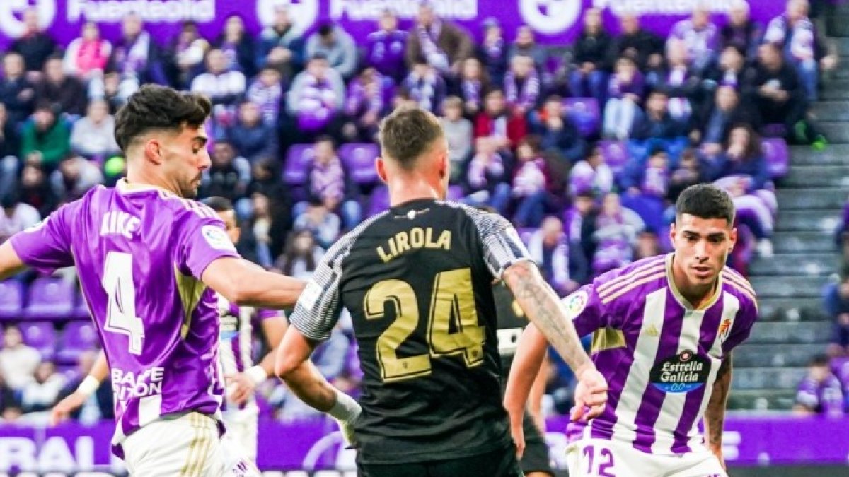 Kike y Olaza, con Lirola.