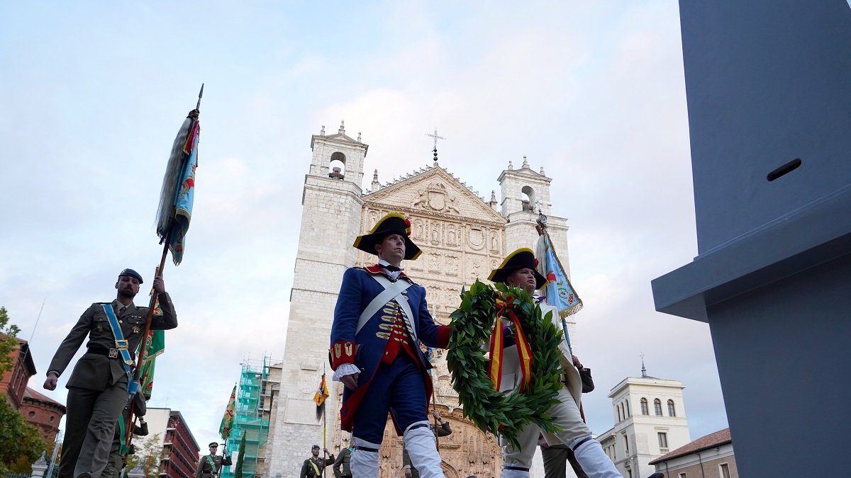 Como colofón a los actos del V centenario del inicio de la construcción del Palacio Real de Valladolid, la Cuarta Subinspección General del Ejército de Tierra organiza un arriado solemne de bandera.- ICAL