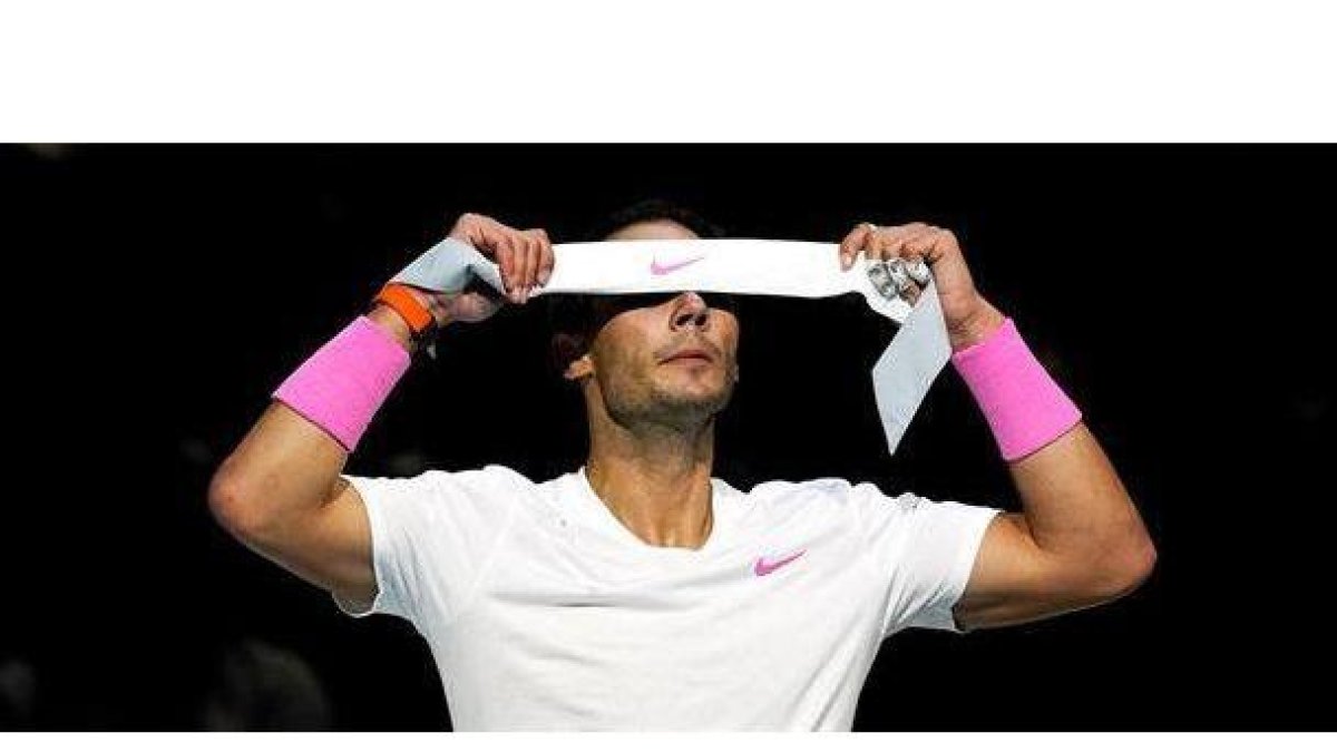 Rafa Nadal, en su partido contra el ruso Daniil Medvedev, el miércoles.-EFE / WILL OLIVER