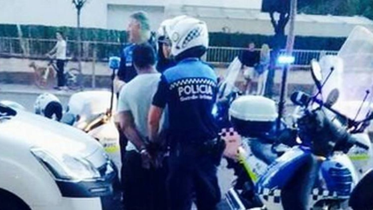 Momento de la detención.-Foto: TWITTER / @linformatiu_tve