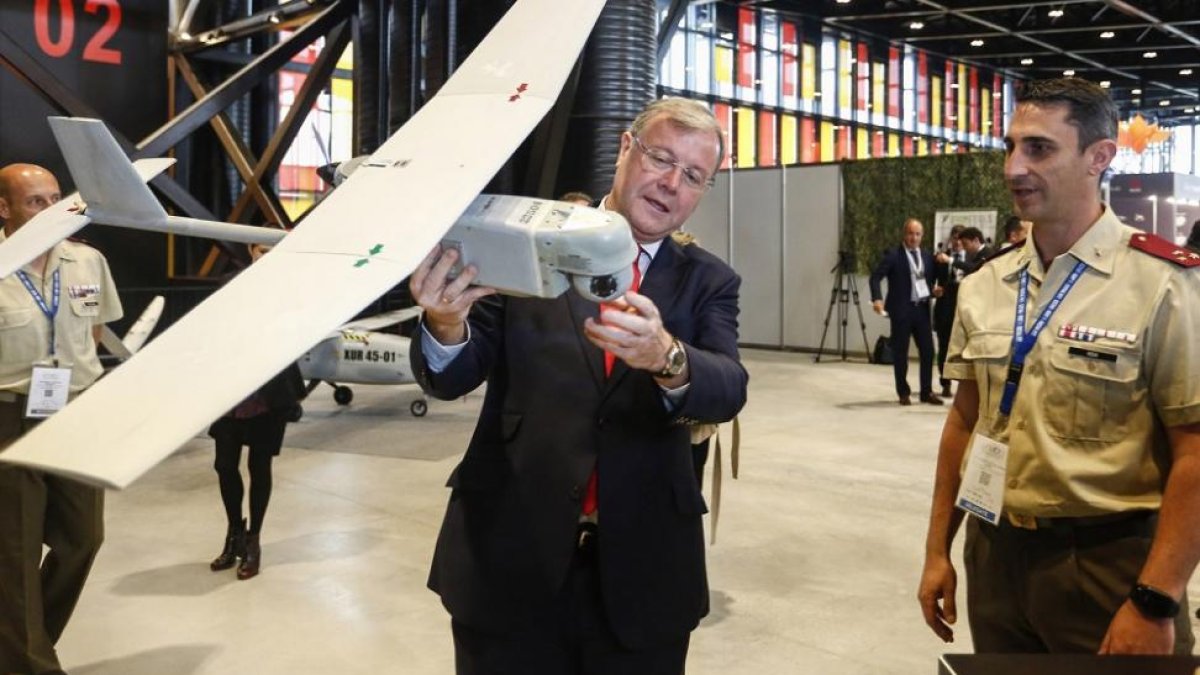 Silván inaugura la ‘Cumbre Europea de Sistemas Remotamente Tripulados para Seguridad y Defensa’, UNVEX.-ICAL