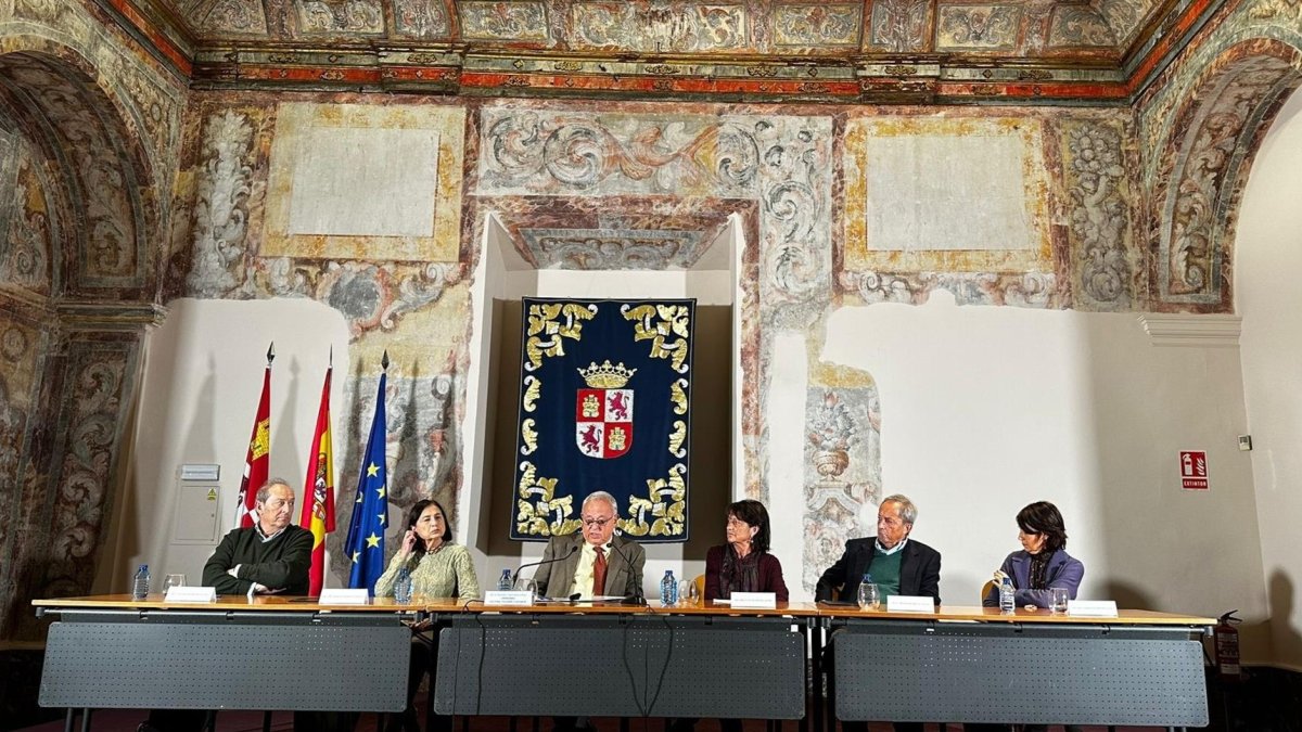La Consejería de Cultura y los herederos de Delibes acuerdan la cesión del legado del escritor a la Junta. - EUROPA PRESS
