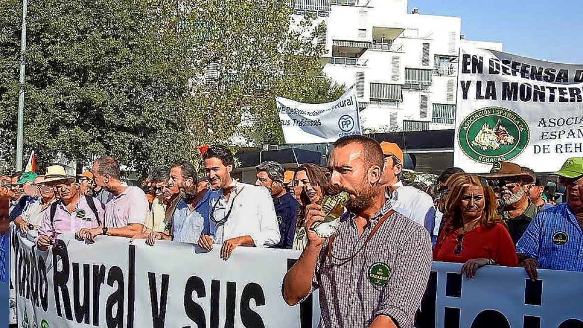 Manifestación de cazadorers el pasado mes de septiembre en Córdoba.-LEONARDO DE LA FUENTE