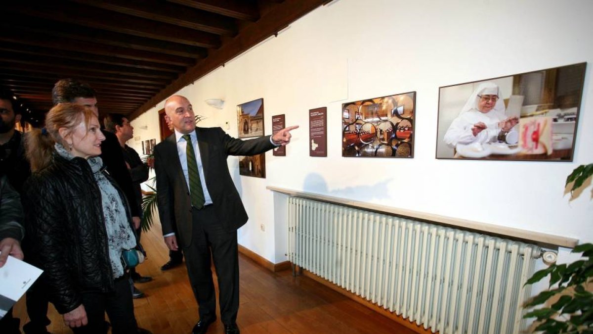 El presidente de la Diputación de Valladolid, Jesús Julio Carnero, presenta los contenidos que promocionará en la Feria de Turismo de Interior (Intur)-Ical