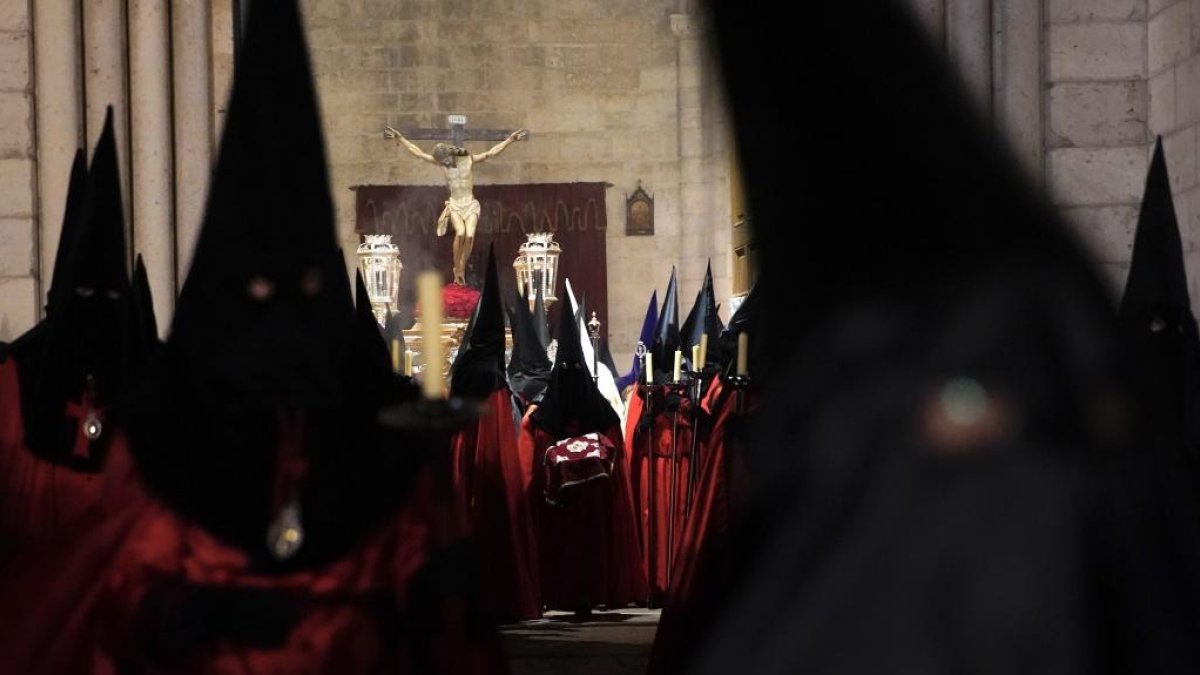 Procesión de la Buena Muerte de Valladolid.-J. M. LOSTAU