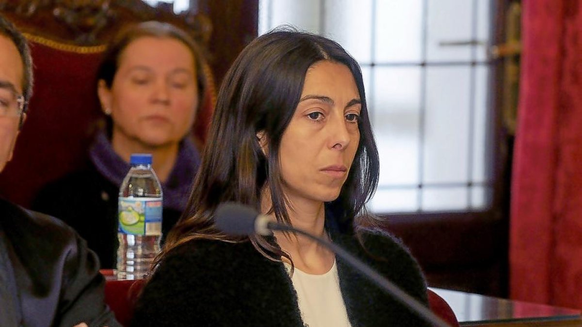 Raquel Gago, en una imagen durante el juicio por el asesinato de Isabel Carrasco-J. CASARES