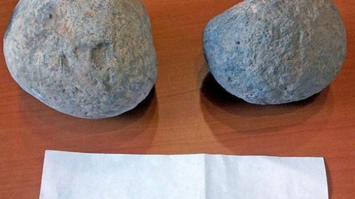 Las bolas de ballesta sustraídas y devueltas al Museo de Culturas Islámicas y de Oriente Próximo por un ladrón anónimo, después de 20 años.-Foto:   @JBUSINESSNEWS