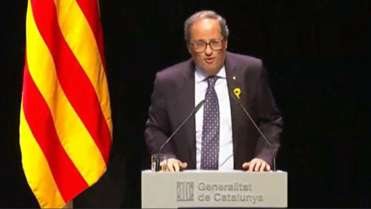 Torra, durante la conferencia en la que explica la hoja de ruta del nuevo curso político, este martes.-EL PERIÓDICO