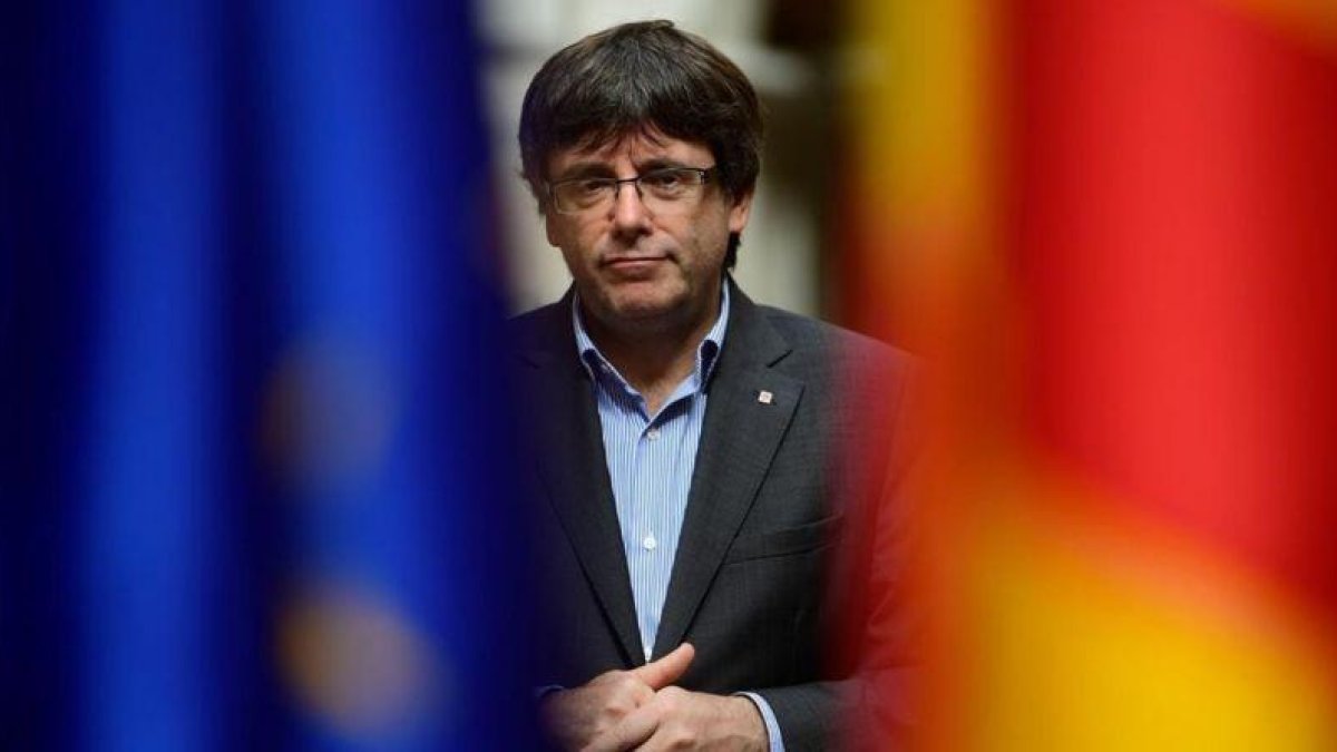 El president Carles Puigdemont posa para la entrevista con AFP, este sábado en Girona-PIERRE-PHILIPPE MARCOU (AFP)