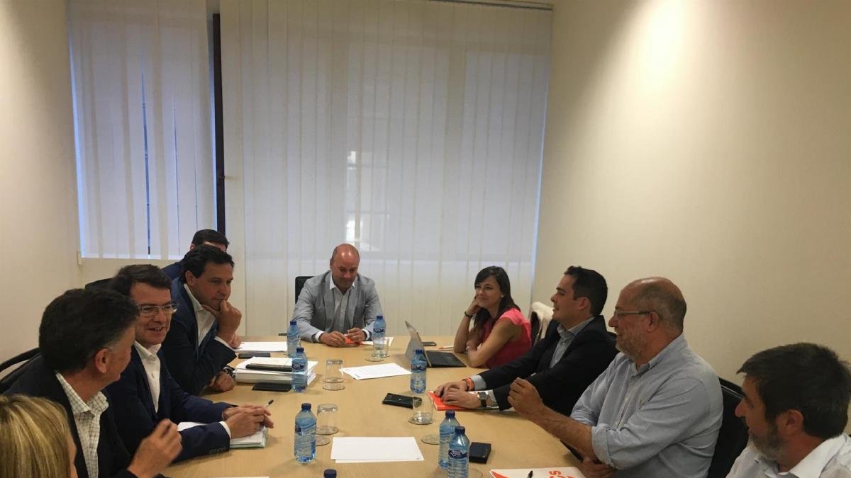 Un momento de la reunión de ayer.-EUROPA PRESS