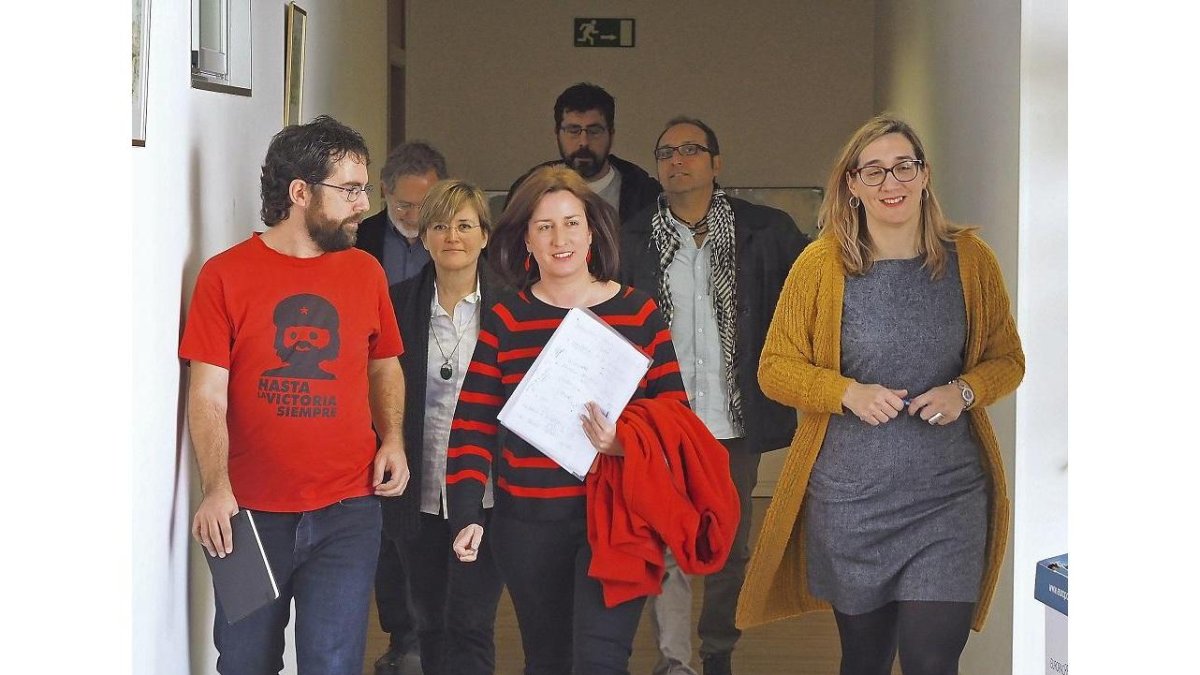 Saravia, Fonteriz, Sánchez, Bustos y Anguita, con parte del equipo.-M. A. SANTOS / PHOTOGENIC