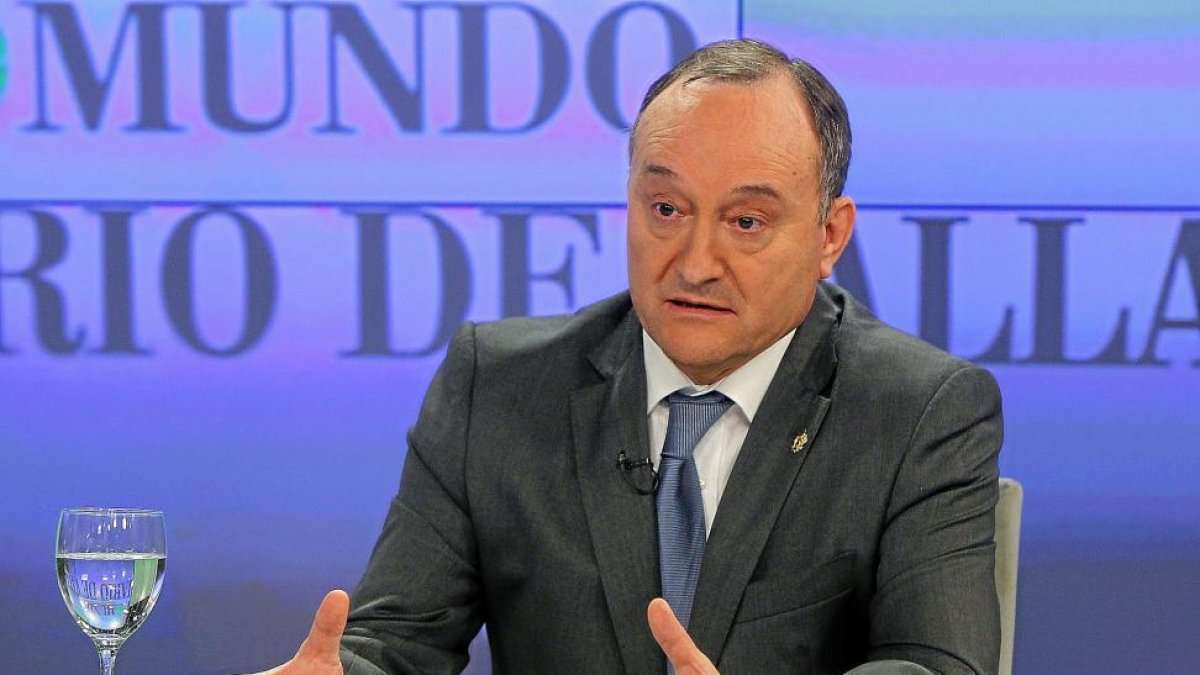 Daniel Miguel durante su intervencion en ‘La Quinta Esquina’, emitido anoche en la 8 de Valladolid.-J. M. LOSTAU