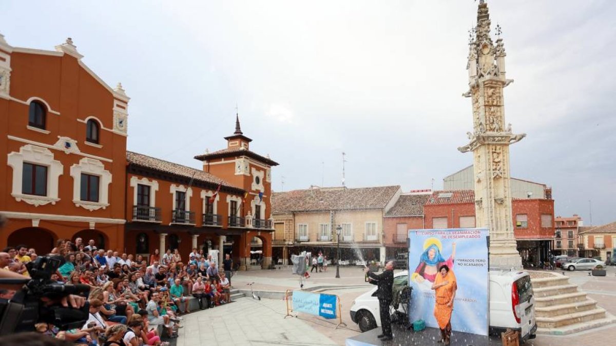 Actuación de Trapu Zaharra en el XIX edición de Fetal, en Villalón de Campos.-ICAL