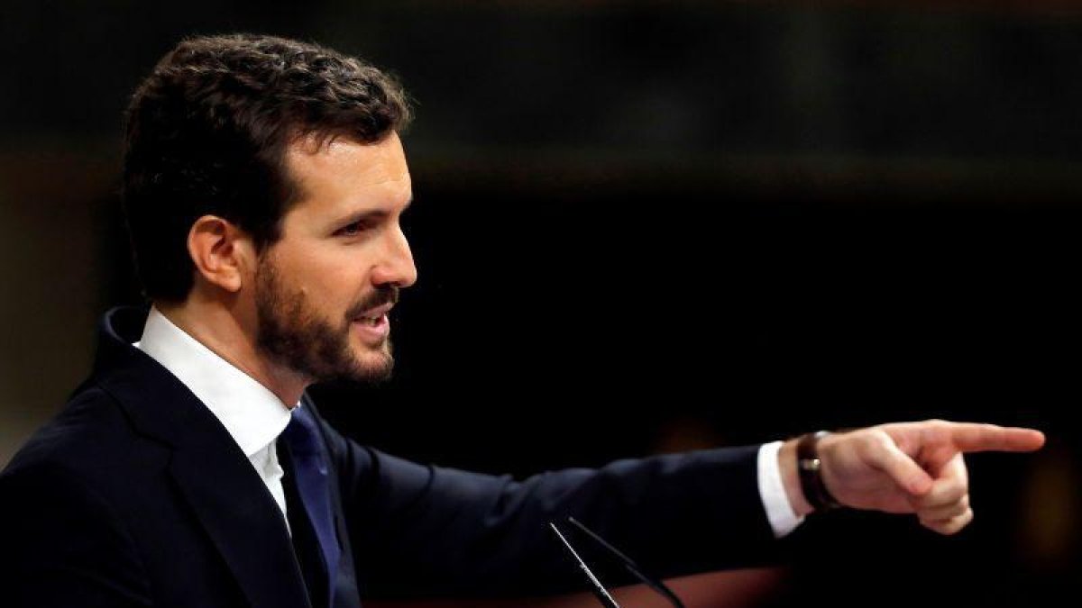 El presidente del PP, Pablo Casado, durante su intervención en el Congreso de los Diputados.-EFE
