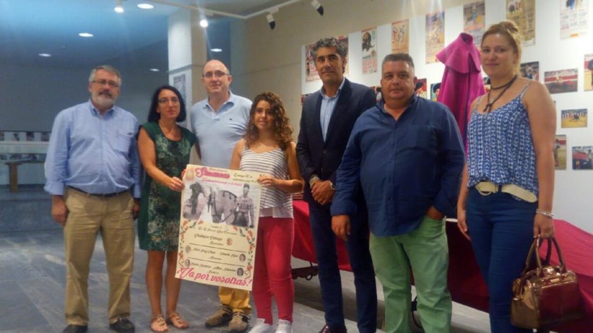Autoridades presentes en la puesta de largo del festival taurino que se celebrará el domingo en Simancas.-EL MUNDO