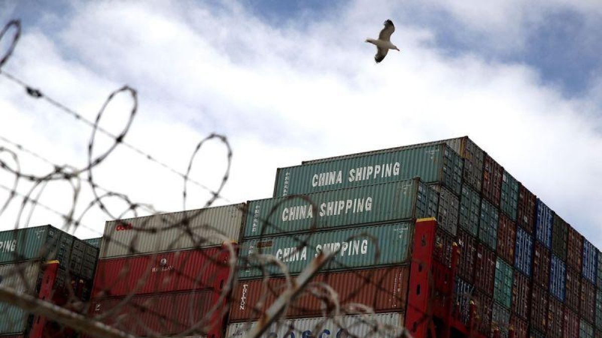Mercancías chinas en contenedores en el puerto de Oakland, California.-JUSTIN SULLIVAN (AFP)