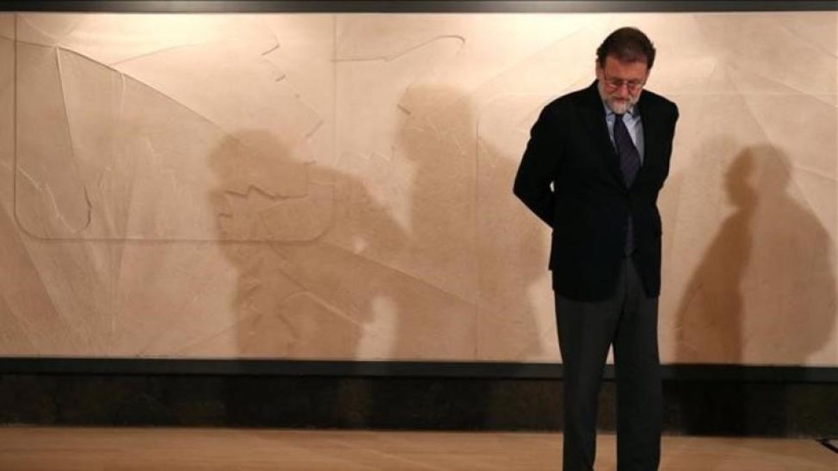 Mariano Rajoy, en la sede de Freixenet-/ ALBERT GEA (REUTERS)