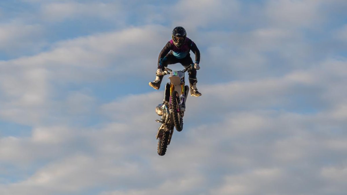 12 01 18 29 146015103