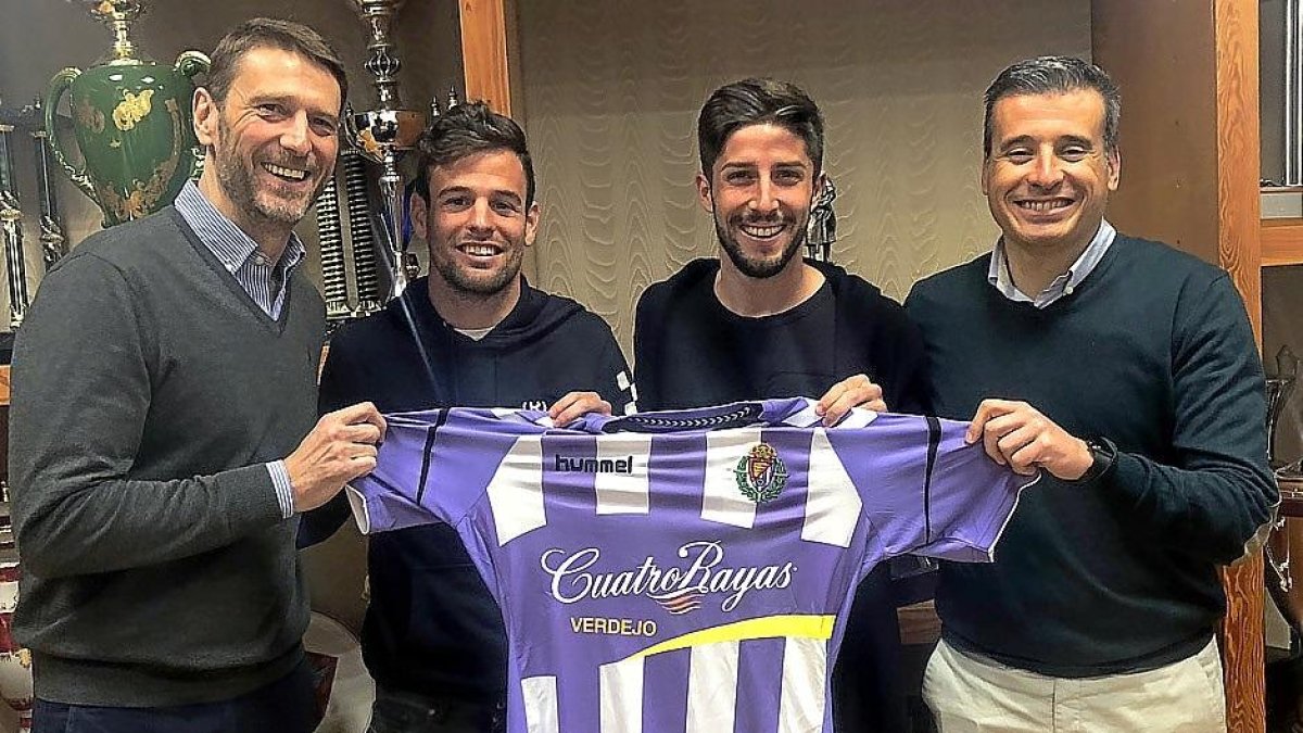 Suárez, Moi, Domínguez y Gómez, con la camiseta blanquivioleta.-RVCF