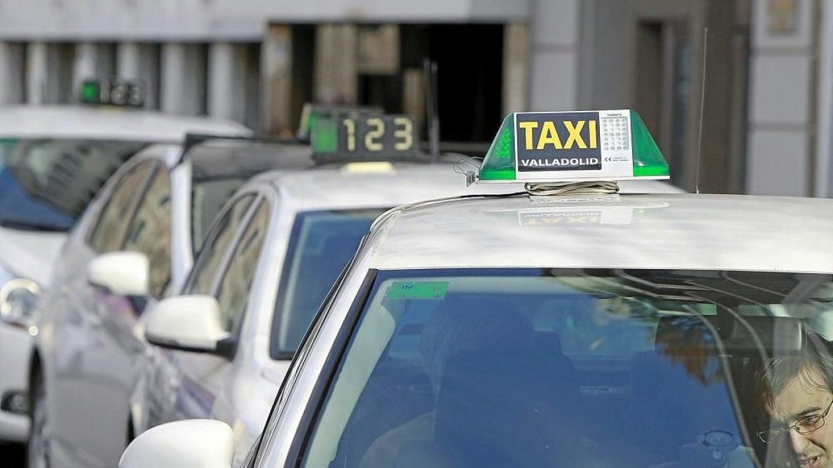 Parada de taxis en la capital de Valladolid.