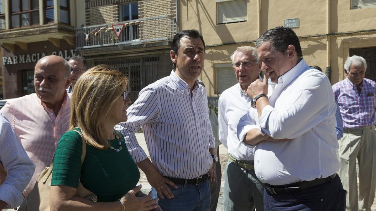 El coordinador general del Partido Popular, Fernando Martínez-Maillo, aseguró hoy que “la previsión presupuestaria y la voluntad” del Gobierno de España son “claras” para que en el año 2018 “empecemos las obras de la autovía entre Zamora y la frontera.-ICAL