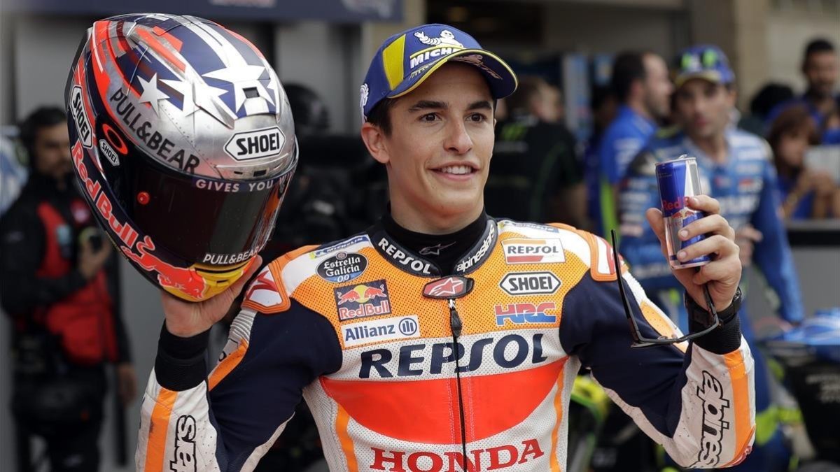 Marc Márquez, pletórica versión del capitán América sobre la MotoGP.-ERIC GAY