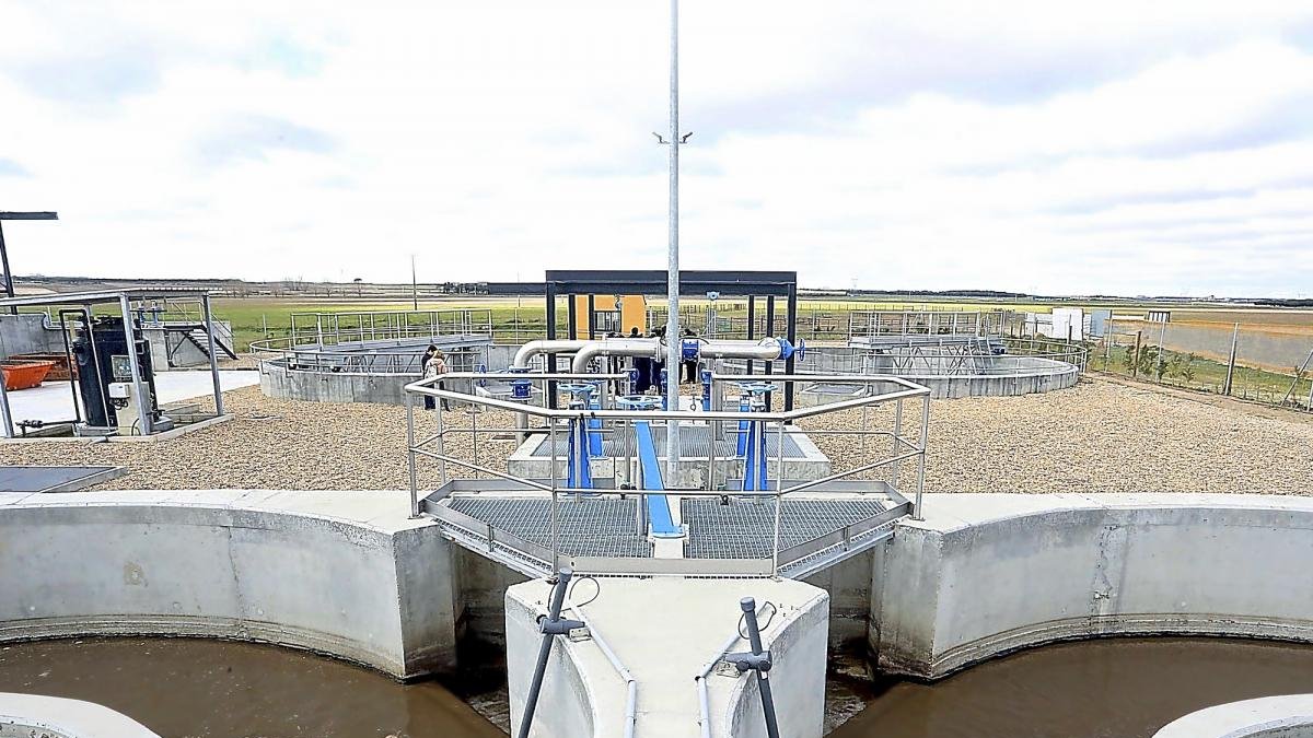 Tanques de agua de la depuradora de Olmedo, puesta en marcha en esta legislatura.-ICAL