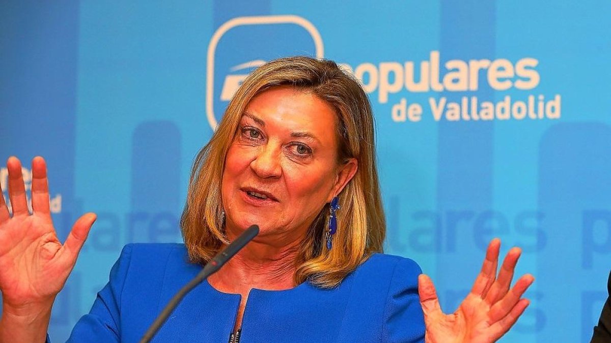 Pilar del Olmo, en su comparecencia en la sede provincial del PP.-PABLO REQUEJO / PHOTOGENIC