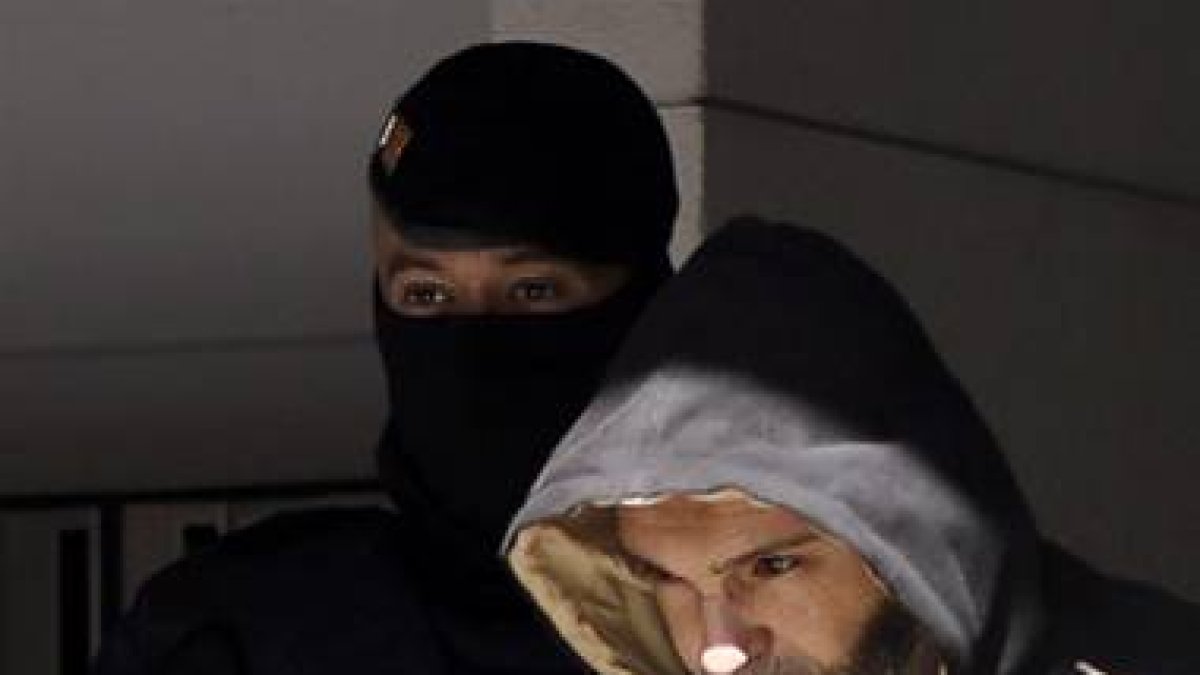 Detención del cerebro de la célula yihadista en Sabadell.-Foto: DANNY CAMINAL