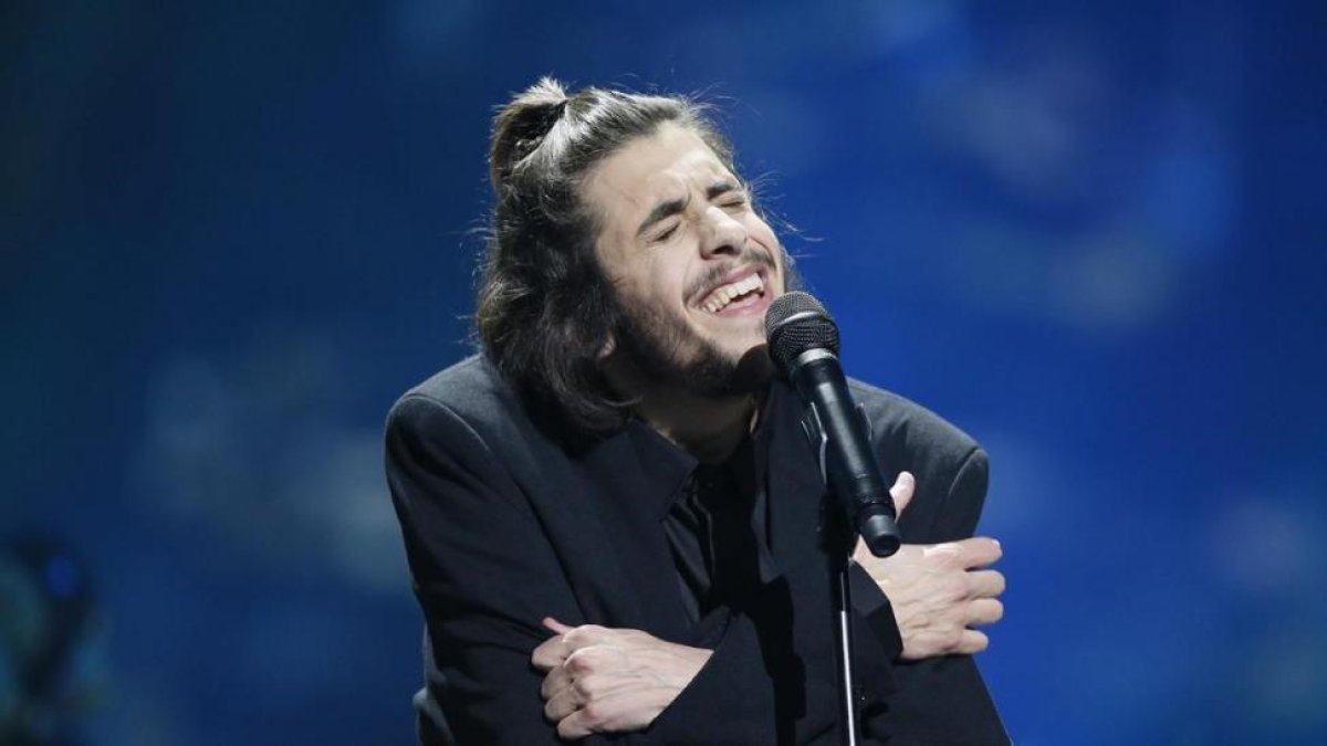 Salvador Sobral, durante su actuación en Portugal.-REUTERS / GLEB GARANICH