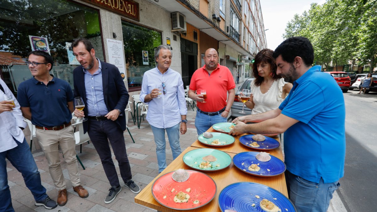 Imagen de archivo del Concurso de Pinchos por barrios . - LOSTAU
