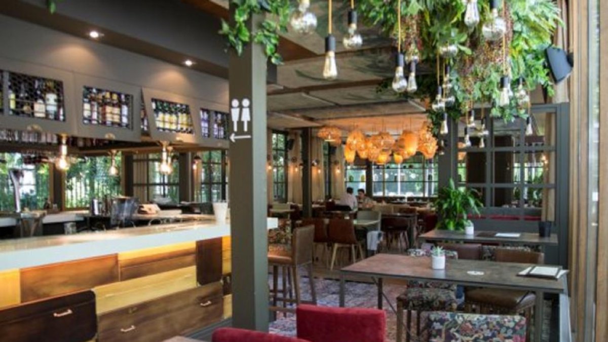 Interior del gastrobar sabores.