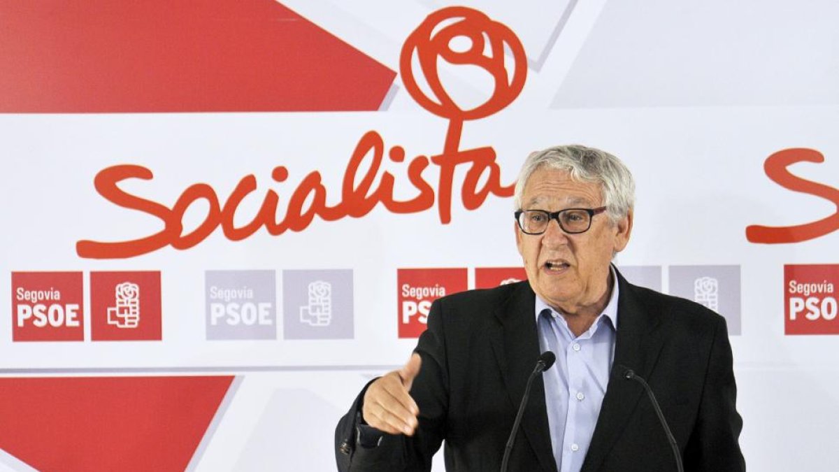 El Ex director Nacional del Insalud, Fernando Magro, Visita Segovia para hablar sobre el copago sanitario-ICAL