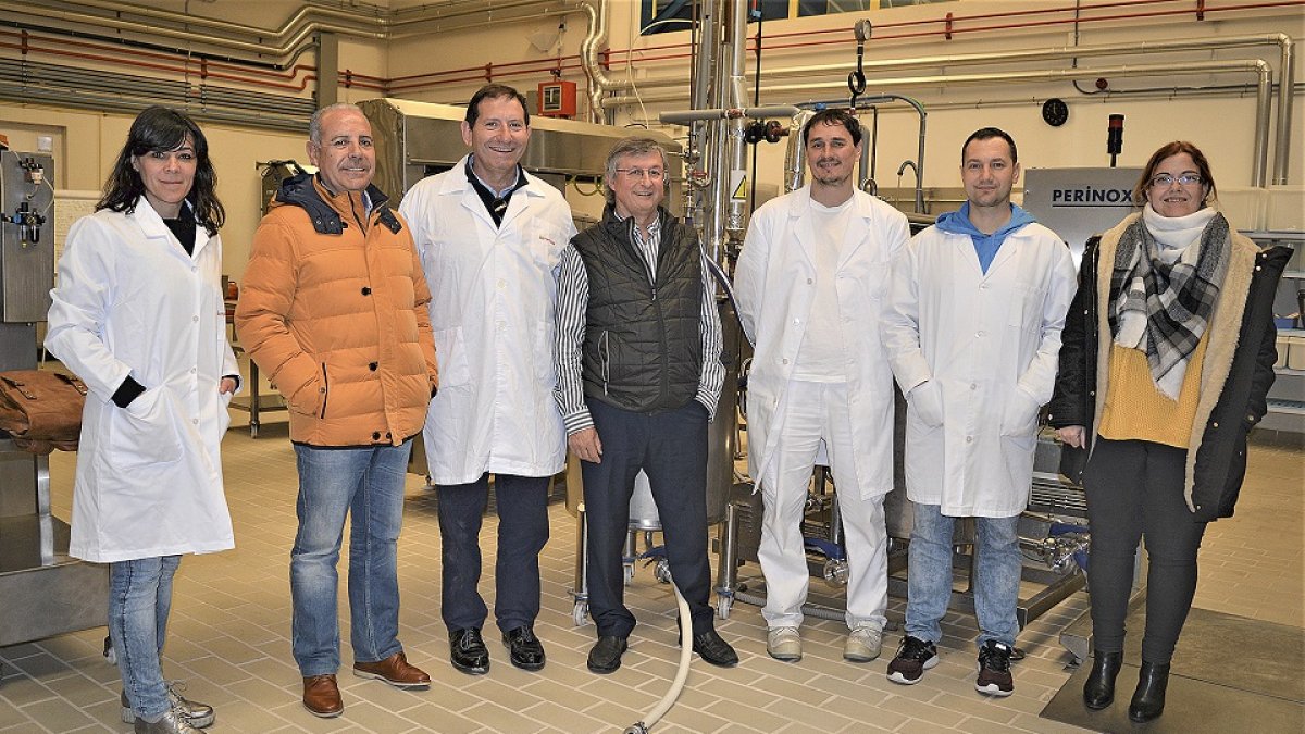 Equipo del proyecto Dairy-ference impulsado por la empresa leonesa INATEGA. / EL MUNDO
